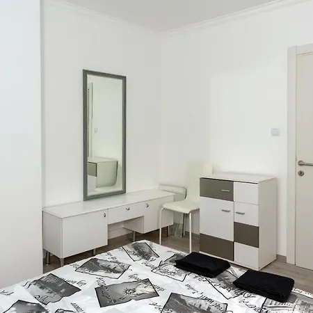 Apartment апартамент2 *